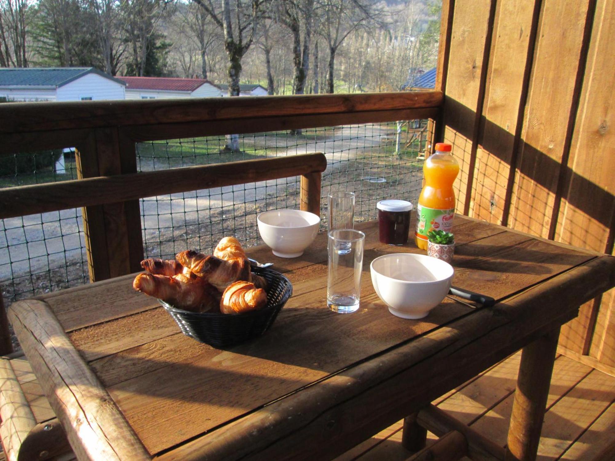 Camping La Borie Basse Condat  外观 照片